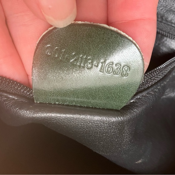 Gucci AUTHENTIC Vintage Black Patent Leather Bamboo Handle Shoulder Bag - Picture 13 of 13